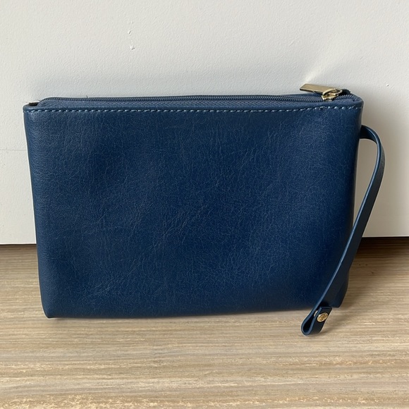 Matt & Nat Azur Vegan Bucket Bag with pouch - Picture 7 of 9